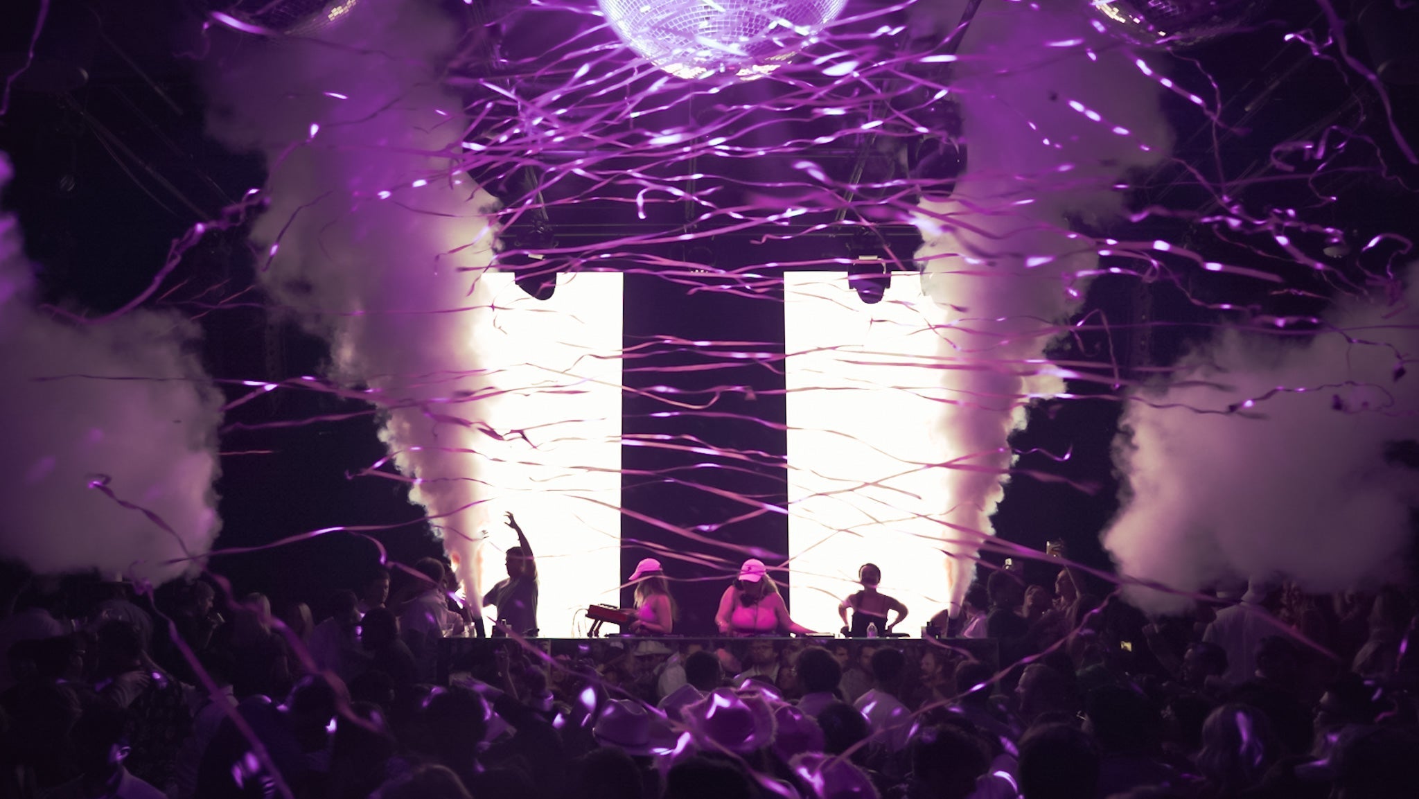 SPINNING SUNSHINE + GOOD VIBES: DJ Cass Drops Exclusive Soundtrack to Transform Your Summer Mood